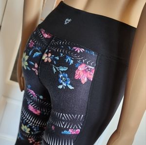 BETSEY JOHNSON LEGGINGS SZ Sm